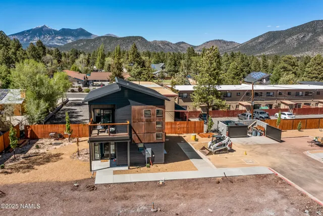 $598,000 | 302 West Oak Avenue, Unit 10, Flagstaff, AZ 86001