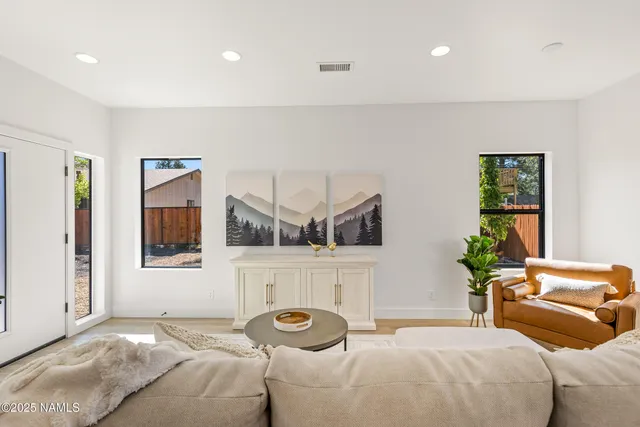 $598,000 | 302 West Oak Avenue, Unit 10, Flagstaff, AZ 86001