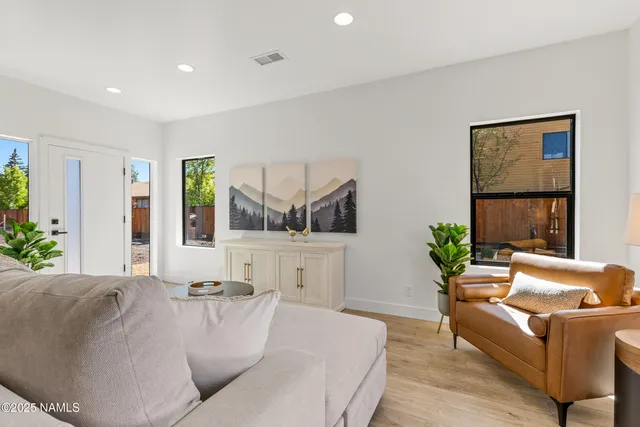 $598,000 | 302 West Oak Avenue, Unit 10, Flagstaff, AZ 86001