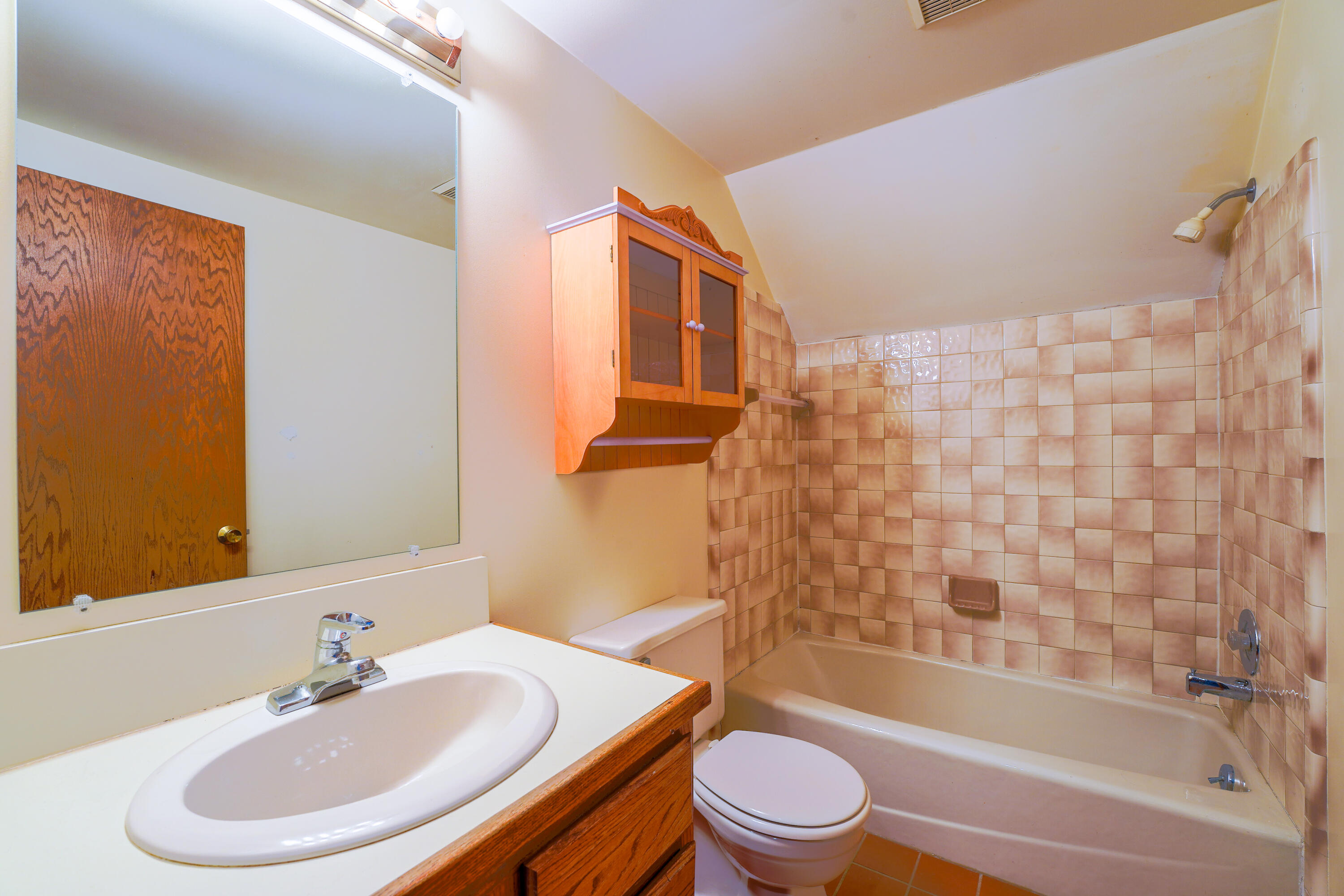 15460 Kelly Street Spring Lake, MI 49456 - Photo 27 of 44 loft bathroom