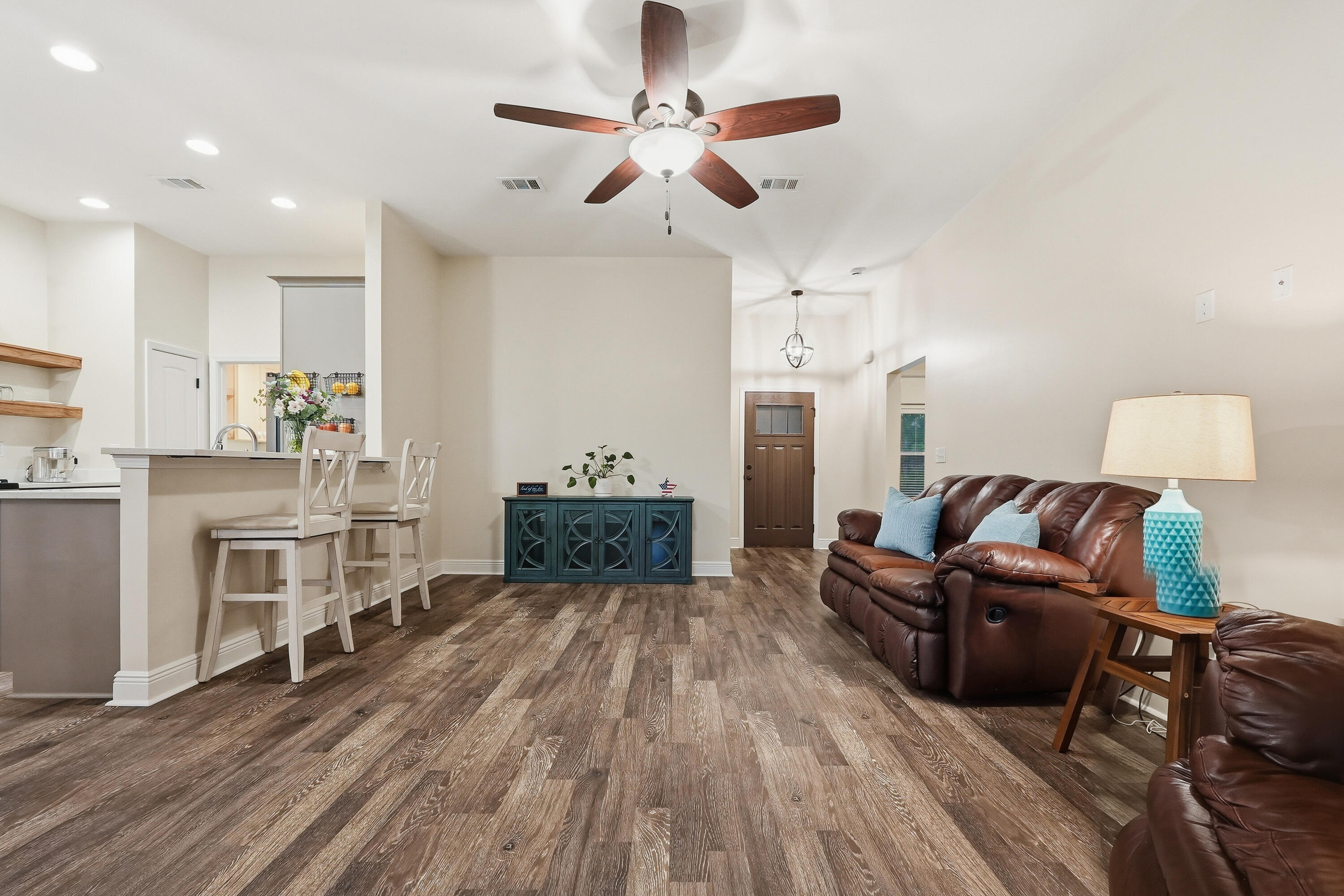 5463 Monterrey Road Crestview, FL 32539 - Photo 21 of 71 5463 monterrey rd interiors-8
