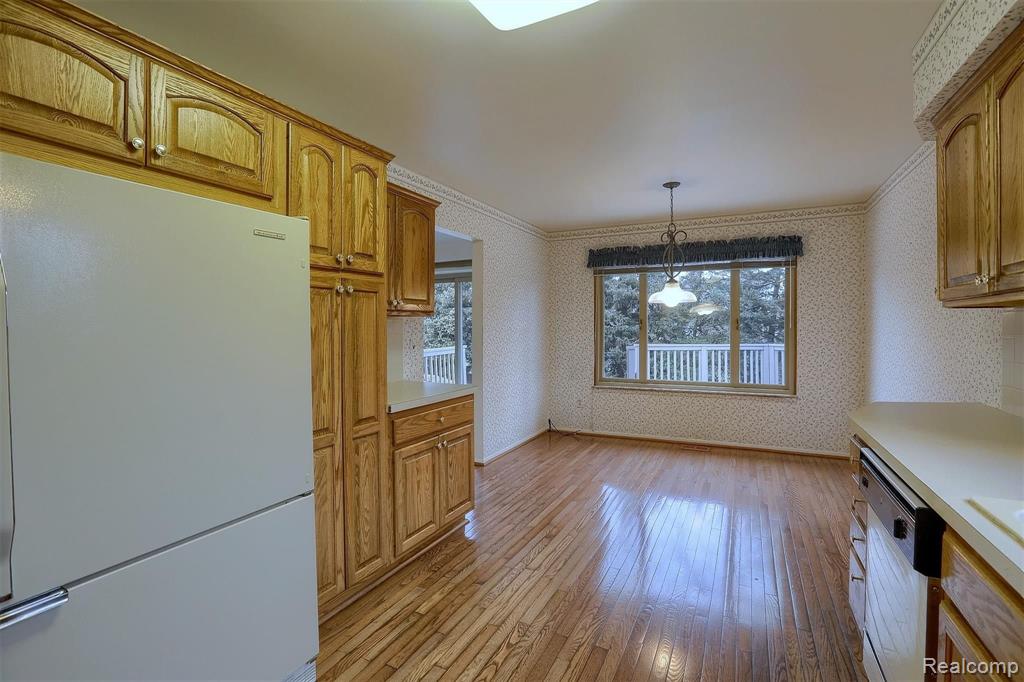 2049 Cumberland Road Rochester Hills, MI 48307 - Photo 12 of 33