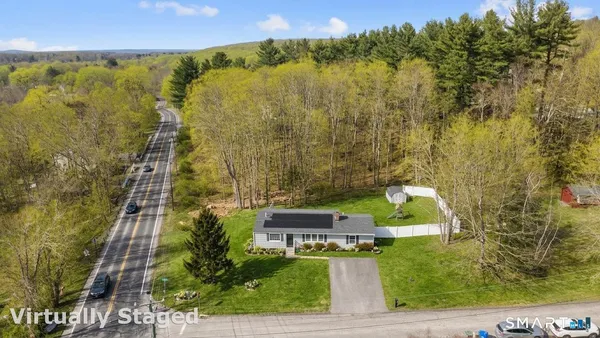 $480,000 | 10 Karen Boulevard, Newtown, CT 06470