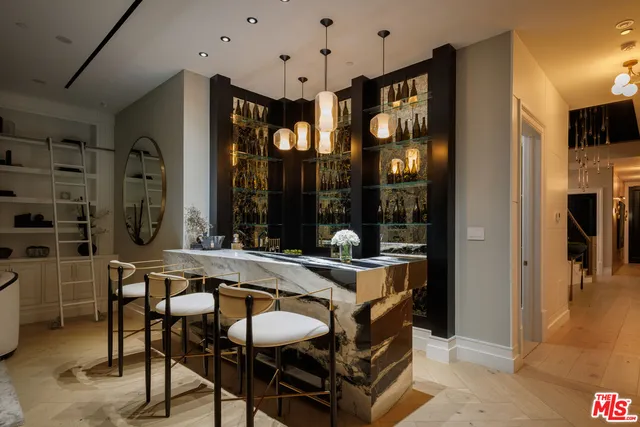 $25,900 | 806 North Gardner Street, Los Angeles, CA 90046