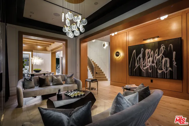 $25,900 | 806 North Gardner Street, Los Angeles, CA 90046