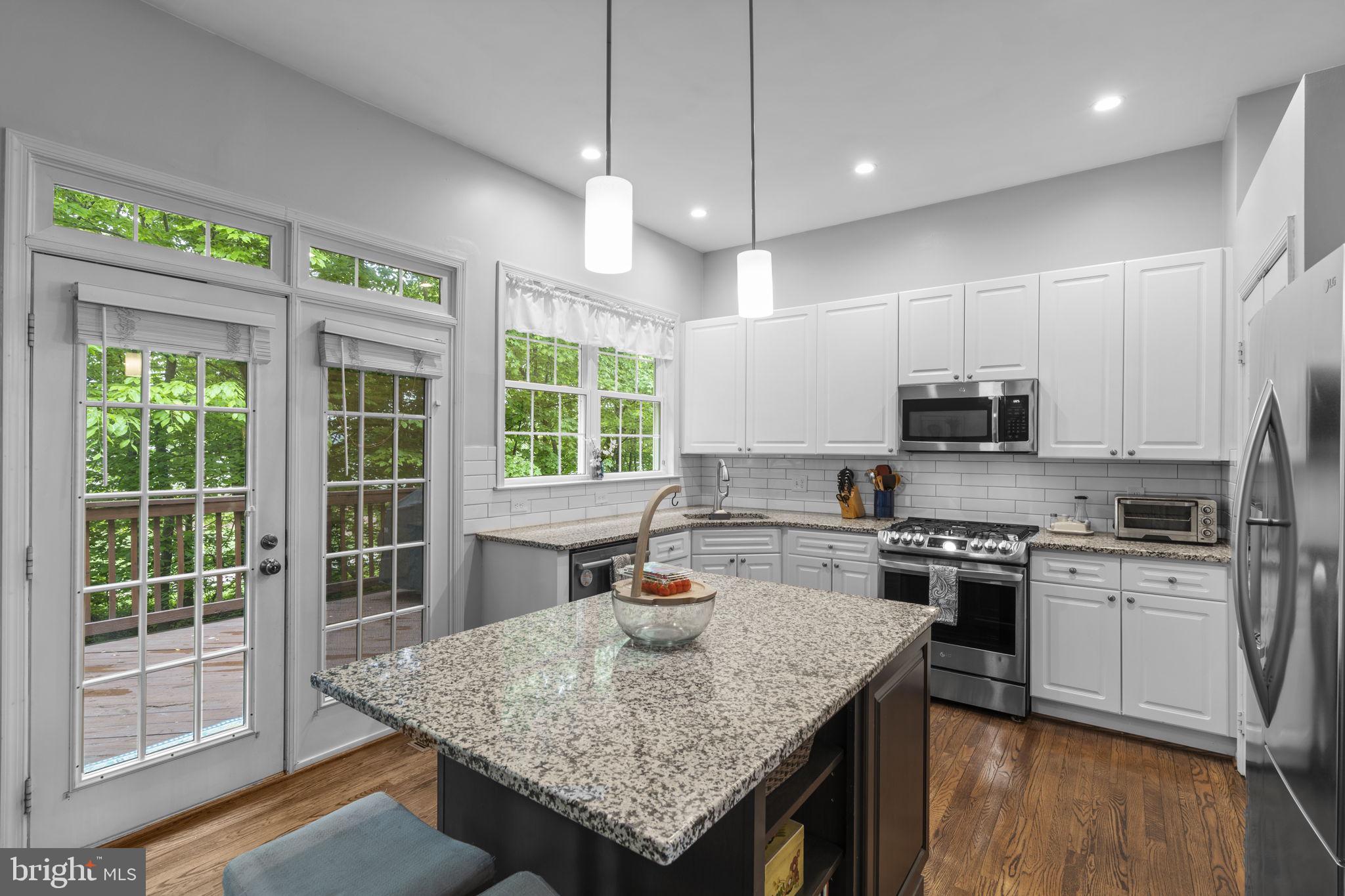 20695 Riptide Square Sterling, VA 20165 - Photo 14 of 35 Stainless appliance and gas stove
