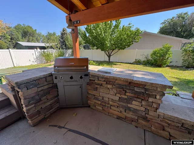 $330,000 | 409 Northpointe Drive, Riverton, WY 82501