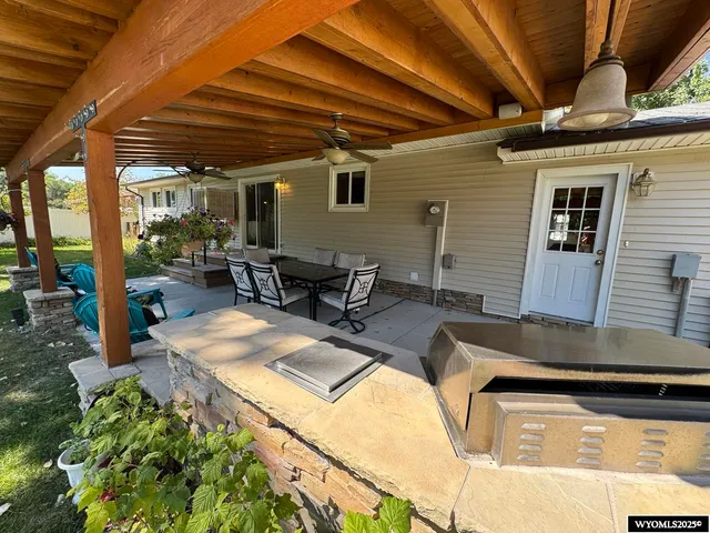 $330,000 | 409 Northpointe Drive, Riverton, WY 82501