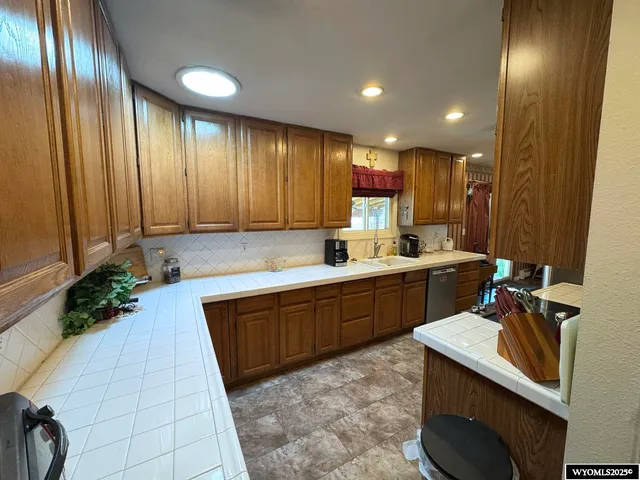 $330,000 | 409 Northpointe Drive, Riverton, WY 82501