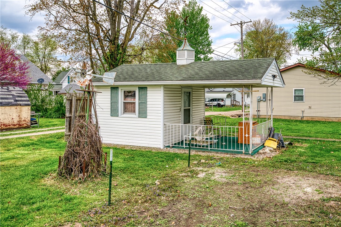 902 Locust Street Marshall, IL 62441 - Photo 4 of 21