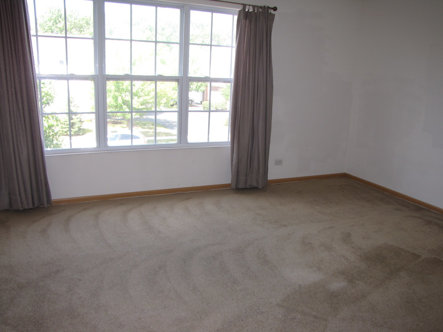 1933 West Cobblestone Road Romeoville, IL 60446 - Photo 12 of 23 Gallery Image 12