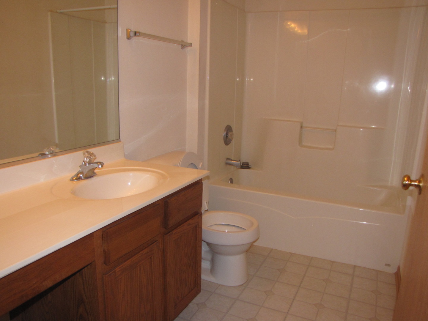 1933 West Cobblestone Road Romeoville, IL 60446 - Photo 14 of 23 Gallery Image 14
