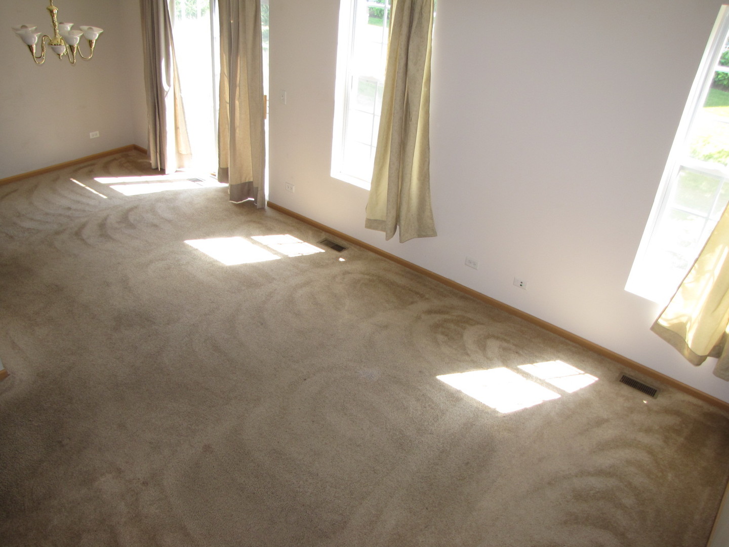 1933 West Cobblestone Road Romeoville, IL 60446 - Photo 10 of 23 Gallery Image 10