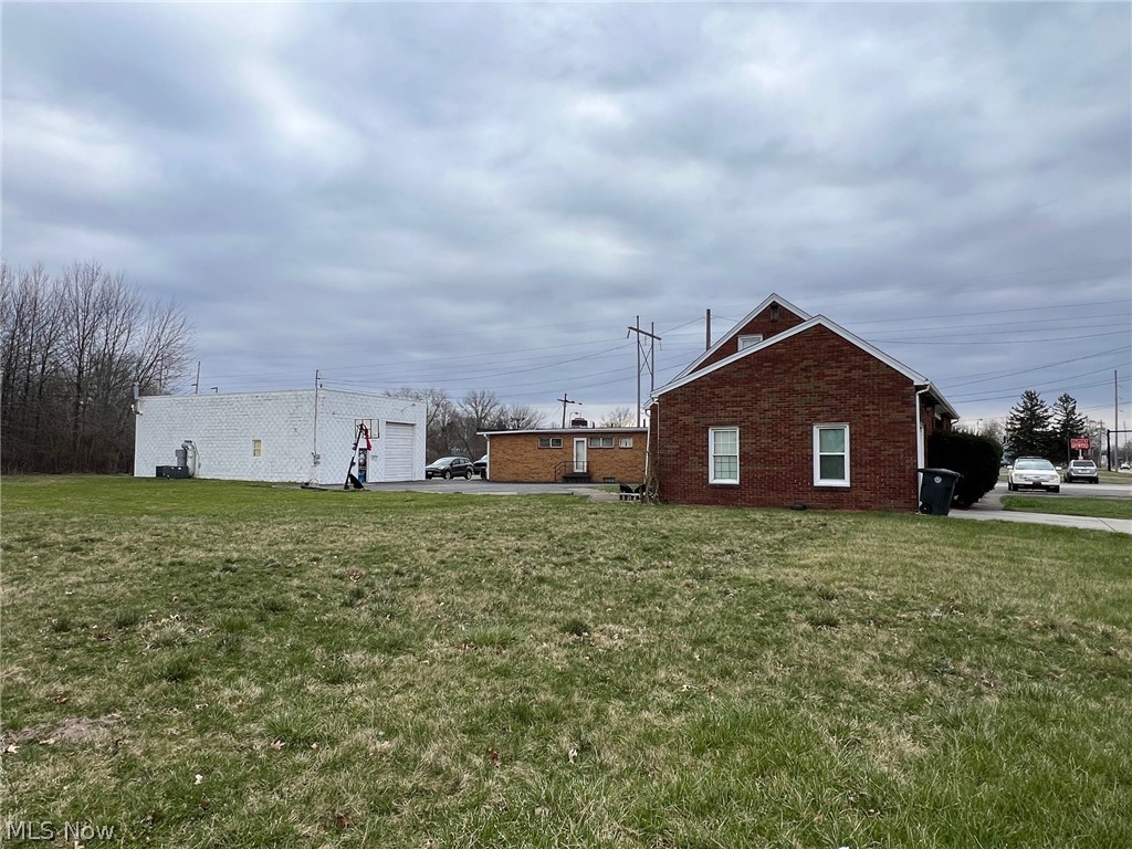 2296 Parkman Road Northwest Warren, OH 44485 - Photo 2 of 2 Gallery Image 2