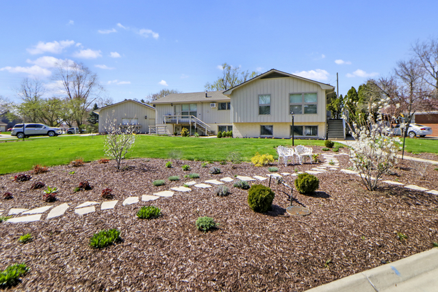 1725 Robert Drive, Unit 2 Champaign, IL 61821 - Photo 2 of 21