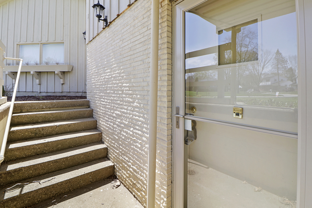 1725 Robert Drive, Unit 2 Champaign, IL 61821 - Photo 3 of 21