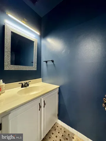 $2,700 | 3885 Steppes Court, Unit 3885A, Falls Church, VA 22041