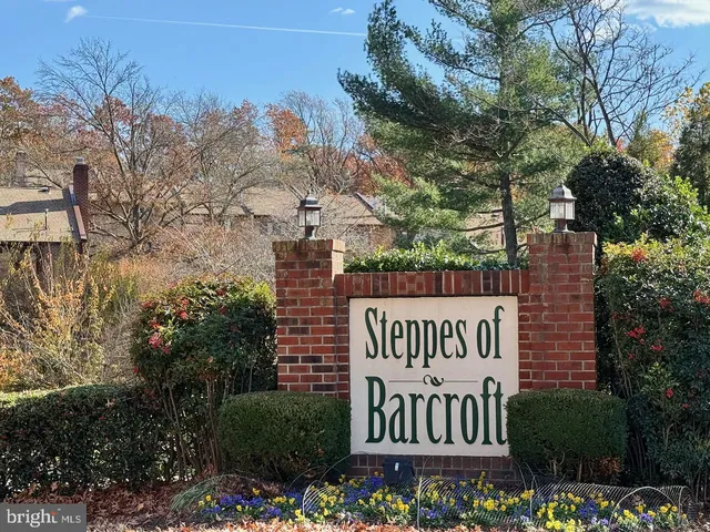 $2,700 | 3885 Steppes Court, Unit 3885A, Falls Church, VA 22041