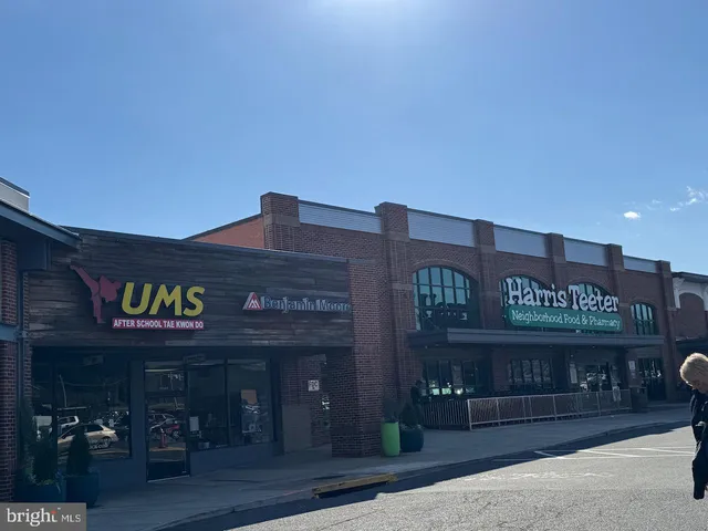 $2,700 | 3885 Steppes Court, Unit 3885A, Falls Church, VA 22041