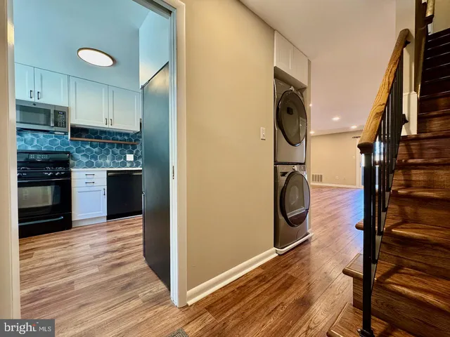 $2,700 | 3885 Steppes Court, Unit 3885A, Falls Church, VA 22041