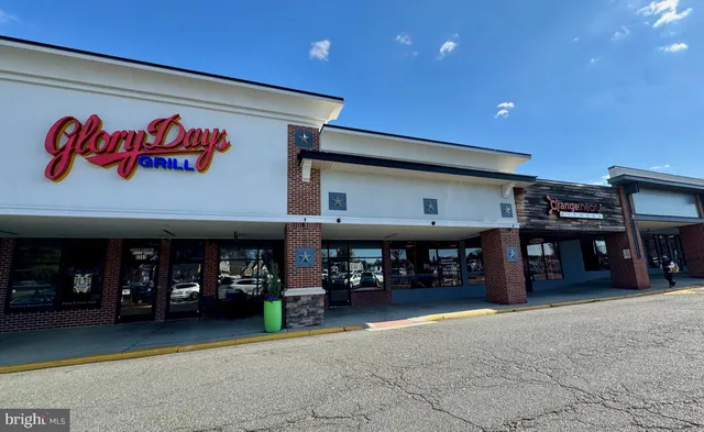 $2,700 | 3885 Steppes Court, Unit 3885A, Falls Church, VA 22041