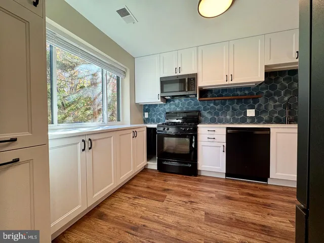 $2,700 | 3885 Steppes Court, Unit 3885A, Falls Church, VA 22041