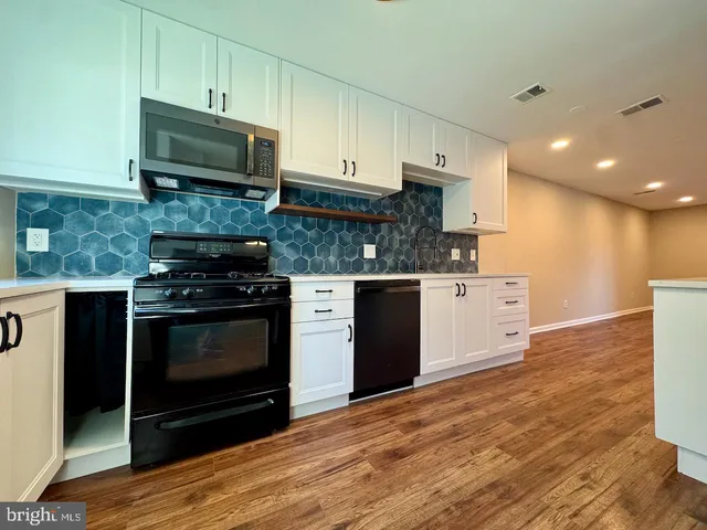 $2,700 | 3885 Steppes Court, Unit 3885A, Falls Church, VA 22041