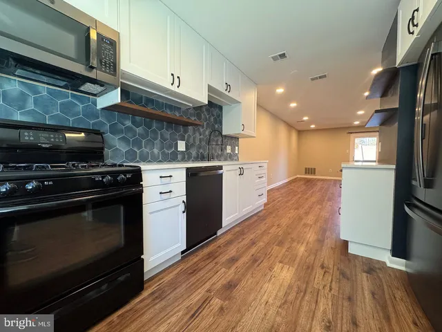 $2,700 | 3885 Steppes Court, Unit 3885A, Falls Church, VA 22041