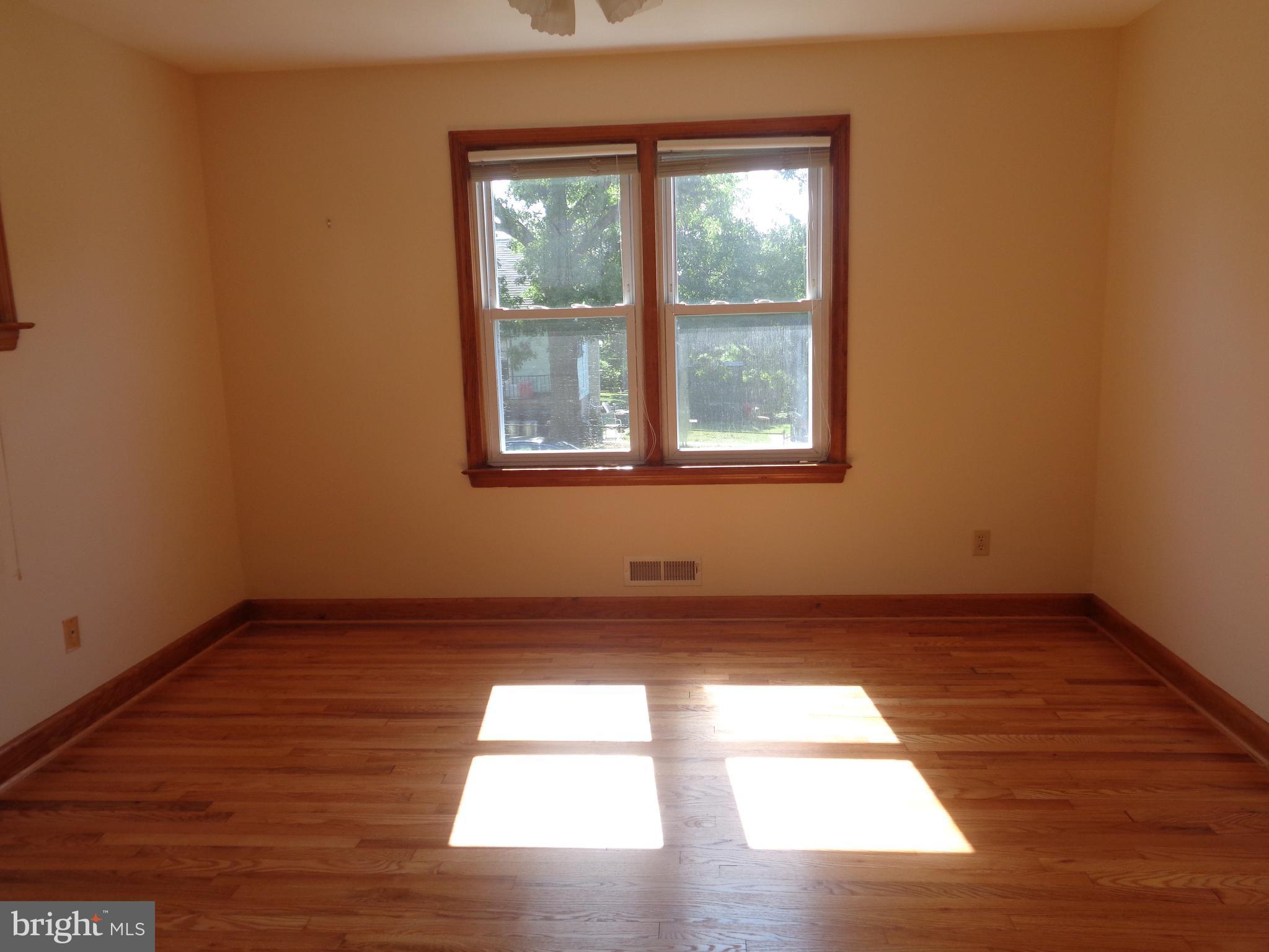 7924 Dalesford Road Baltimore, MD 21234 - Photo 13 of 29 Beautiful Master bedroom