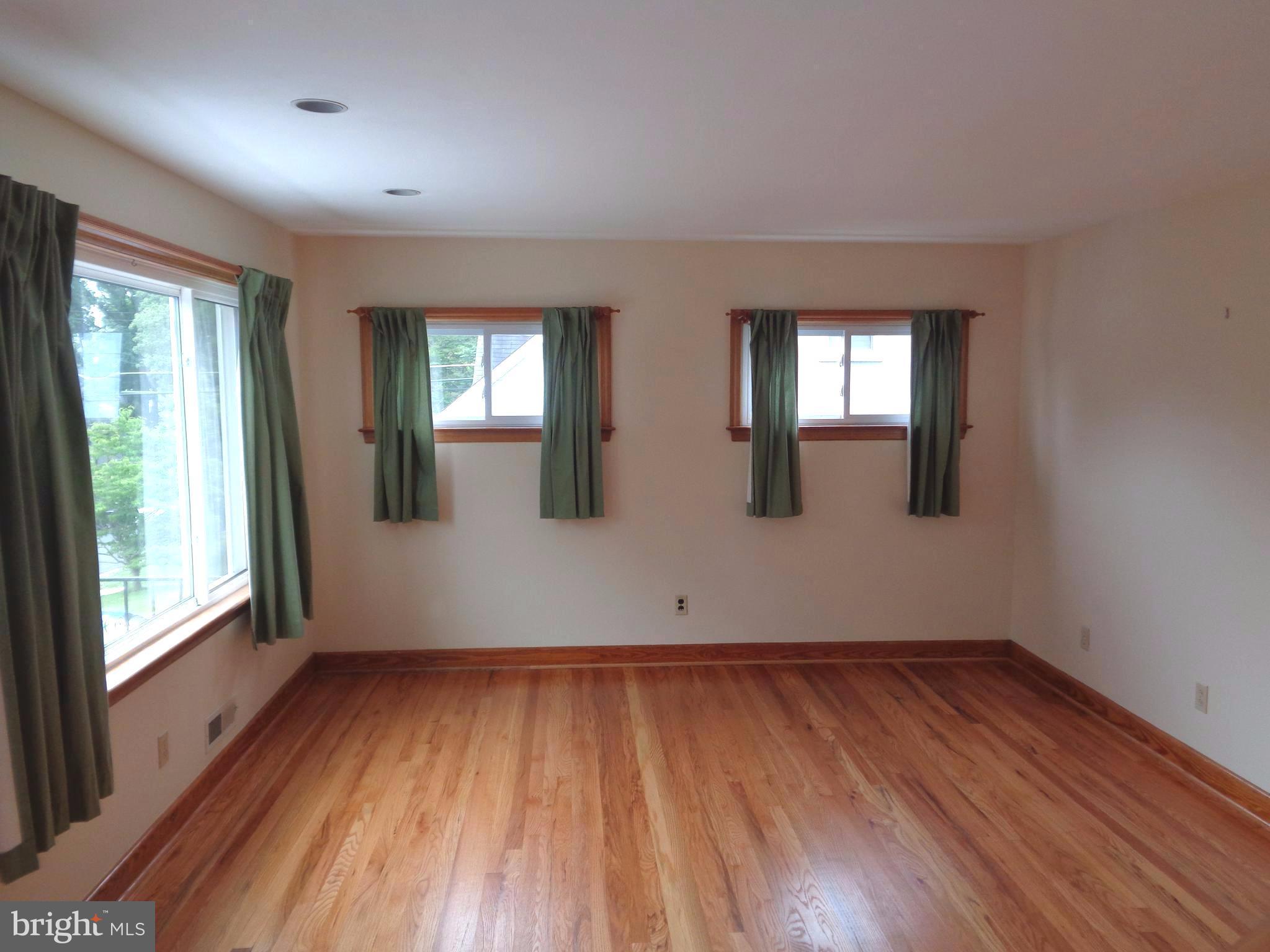 7924 Dalesford Road Baltimore, MD 21234 - Photo 2 of 29 Lots of natural light in the living room