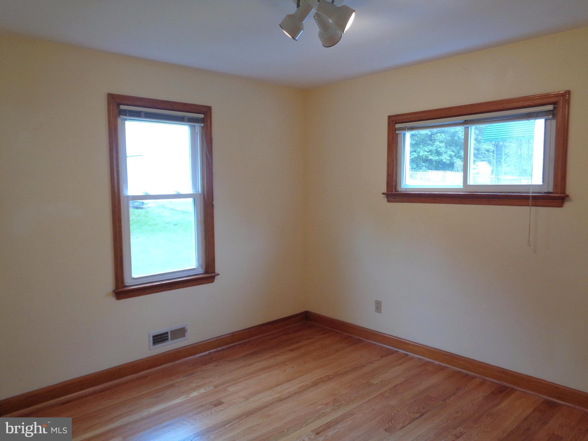 7924 Dalesford Road Baltimore, MD 21234 - Photo 10 of 29 Bedroom on the main floor