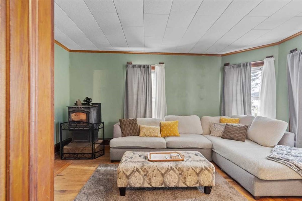 11 Walnut Street Ware, MA 01082 - Photo 5 of 28 Gallery Image 5