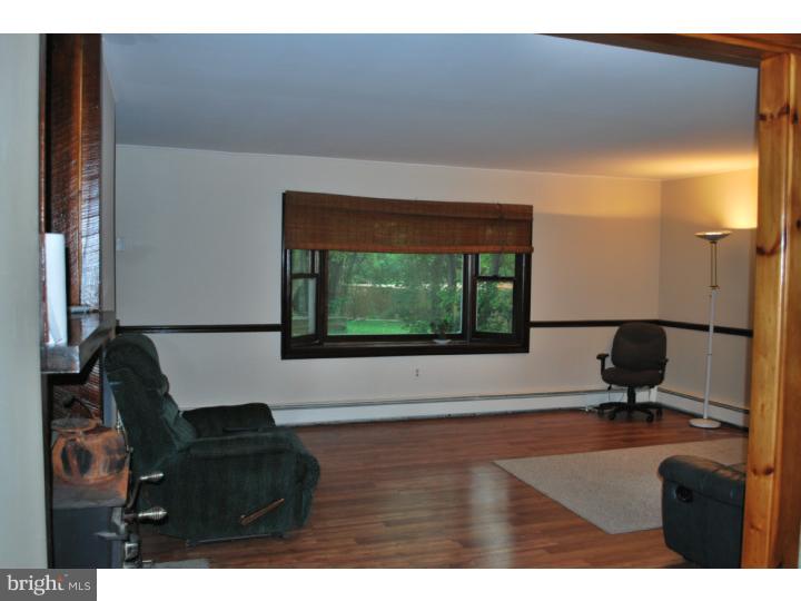 55 Spring Valley Road Levittown, PA 19056 - Photo 5 of 11 Gallery Image 5