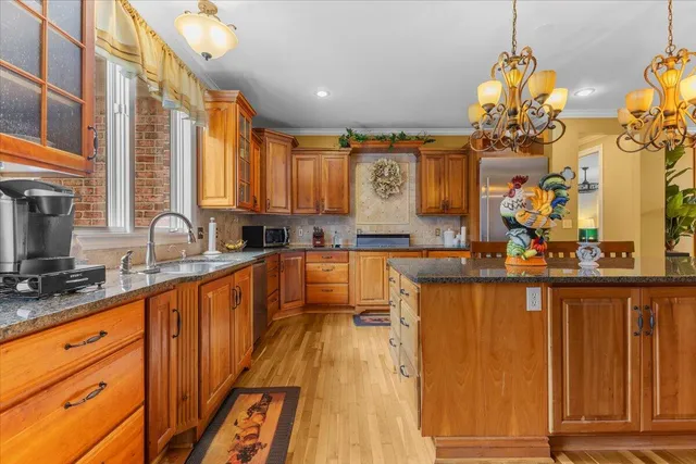 $849,900 | 18401 Fox Hollow Court, Northville, MI 48168