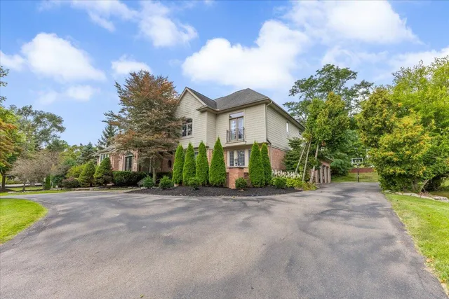 $849,900 | 18401 Fox Hollow Court, Northville, MI 48168