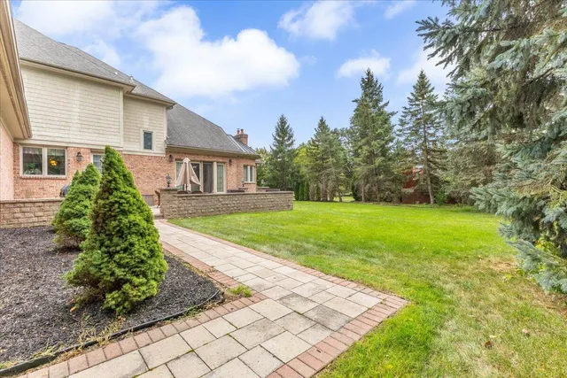 $849,900 | 18401 Fox Hollow Court, Northville, MI 48168