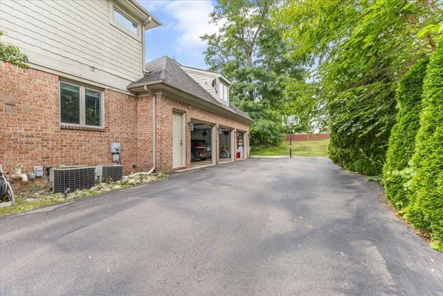 $849,900 | 18401 Fox Hollow Court, Northville, MI 48168