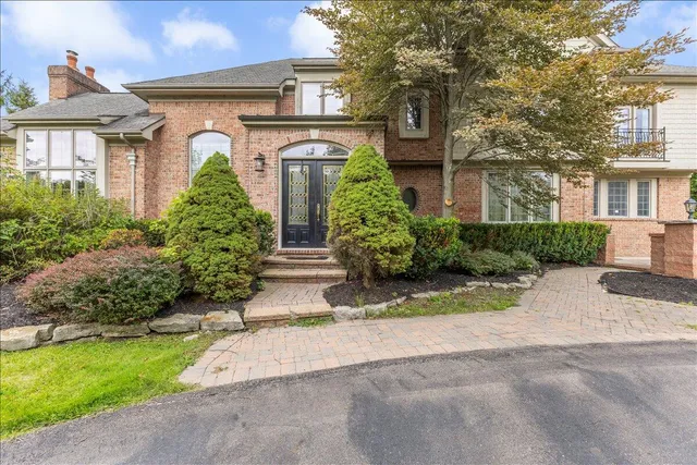 $849,900 | 18401 Fox Hollow Court, Northville, MI 48168