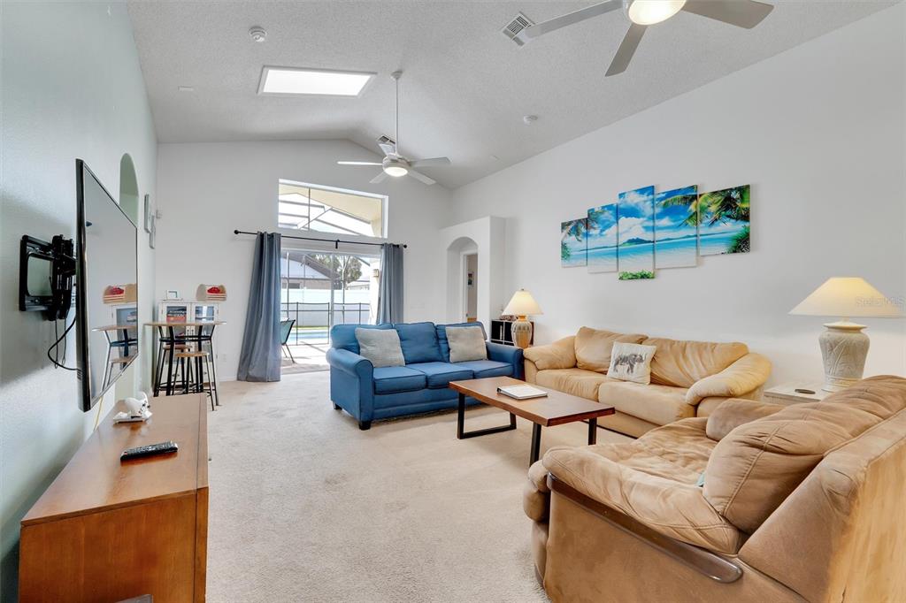 2546 Oneida Loop Kissimmee, FL 34747 - Photo 10 of 43 Gallery Image 10