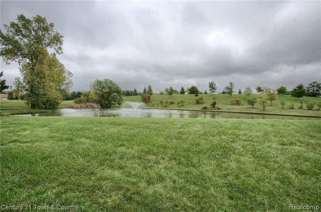 2187 Crystal Drive Rochester Hills, MI 48309 - Photo 29 of 32