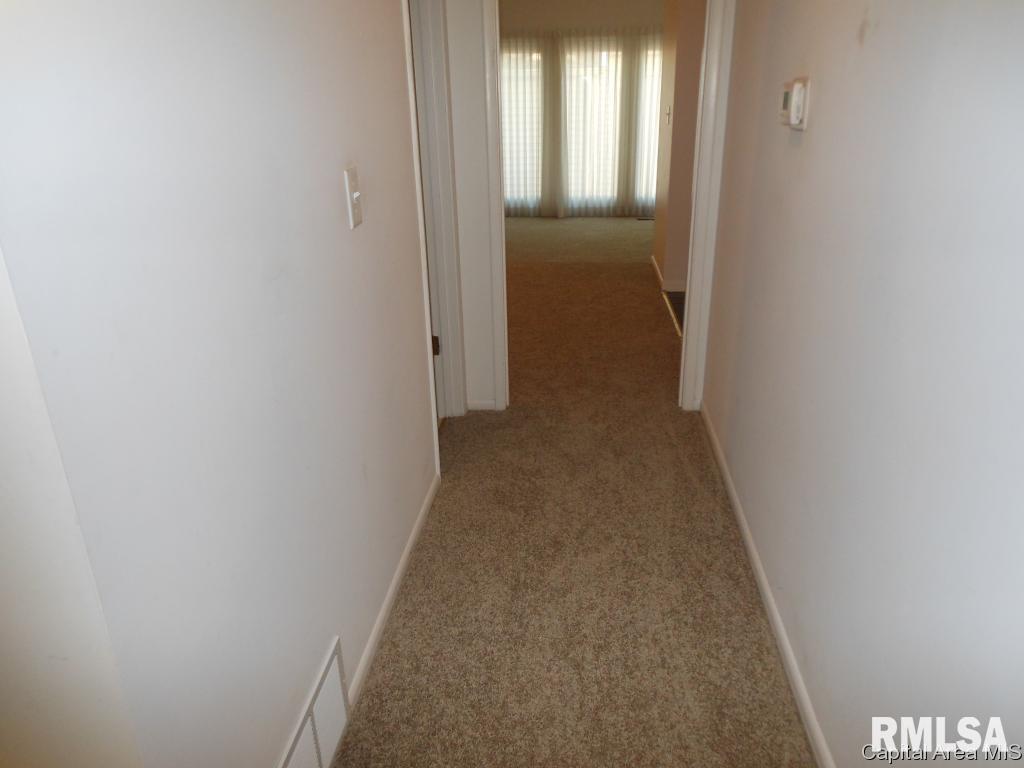2 Country Place Springfield, IL 62703 - Photo 12 of 33