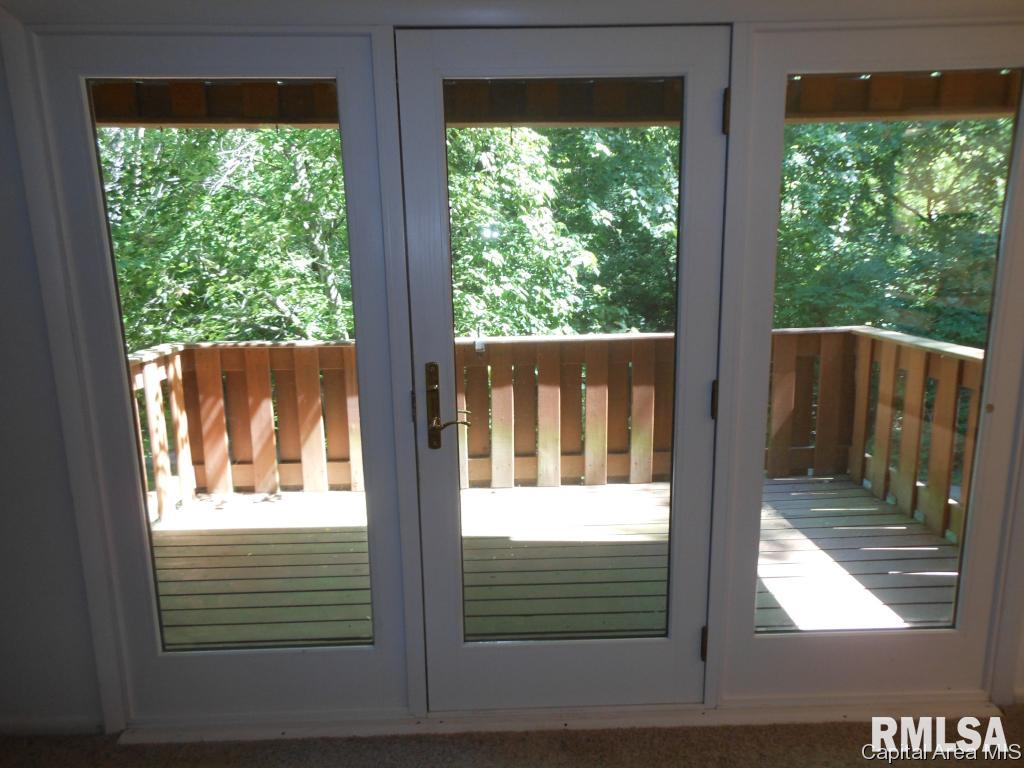 2 Country Place Springfield, IL 62703 - Photo 16 of 33