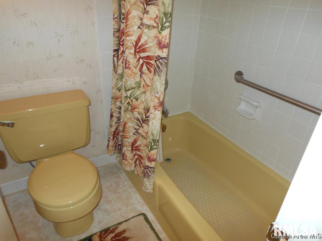 2 Country Place Springfield, IL 62703 - Photo 22 of 33
