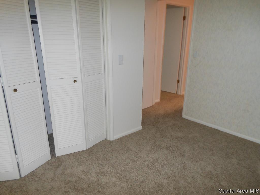 2 Country Place Springfield, IL 62703 - Photo 26 of 33