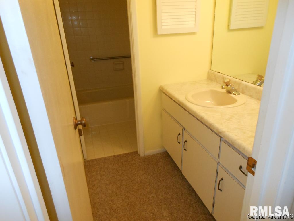 2 Country Place Springfield, IL 62703 - Photo 28 of 33