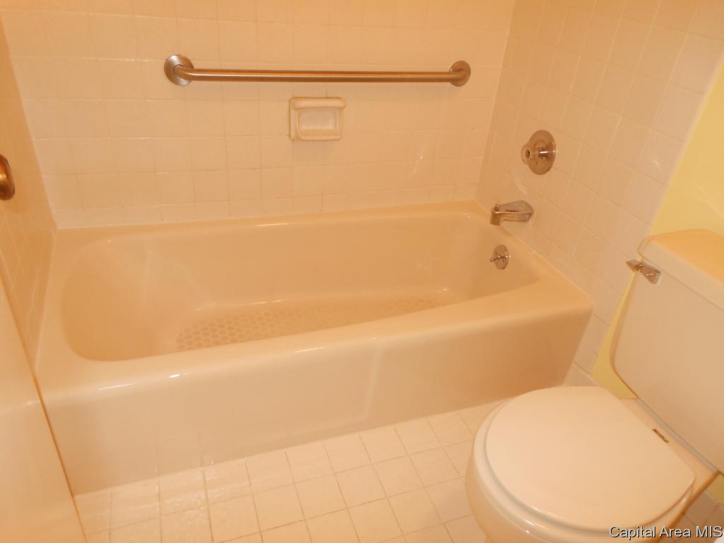2 Country Place Springfield, IL 62703 - Photo 29 of 33
