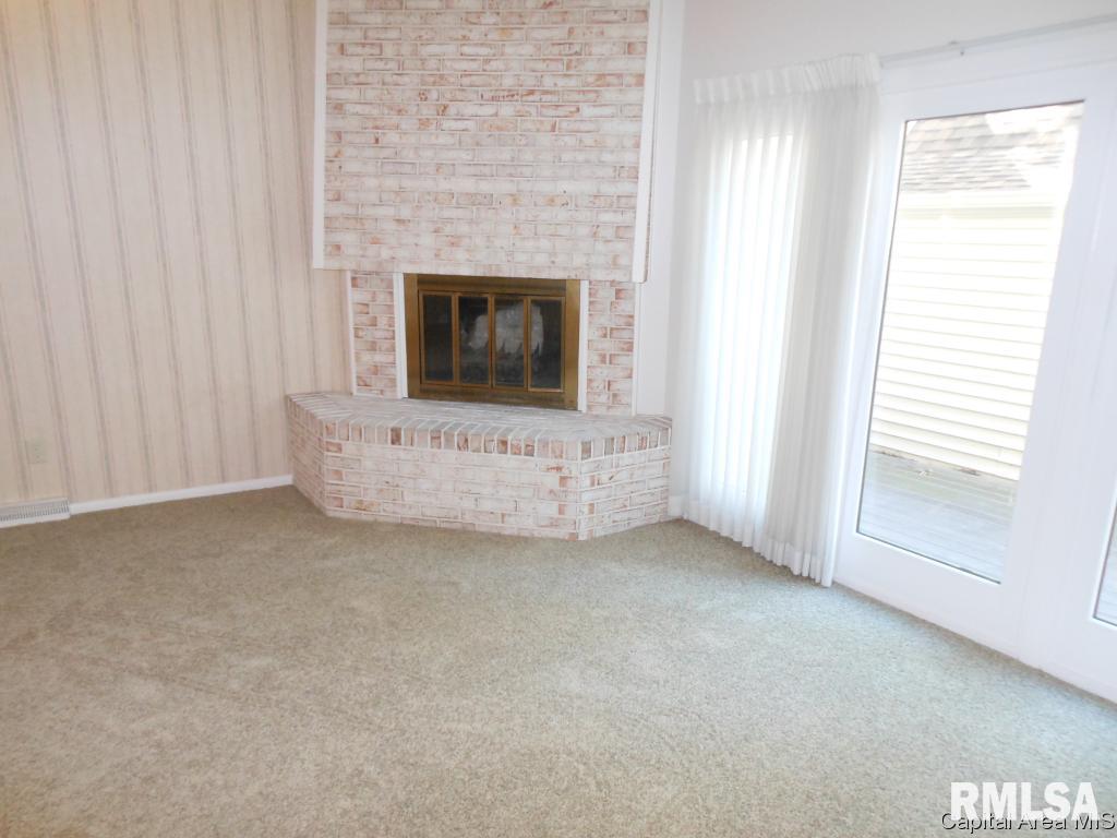 2 Country Place Springfield, IL 62703 - Photo 6 of 33