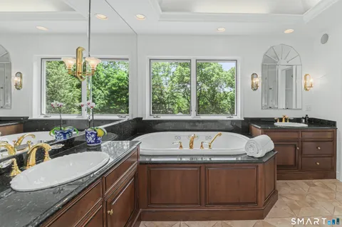 $1,750,000 | 15 Hull Place, Ridgefield, CT 06877