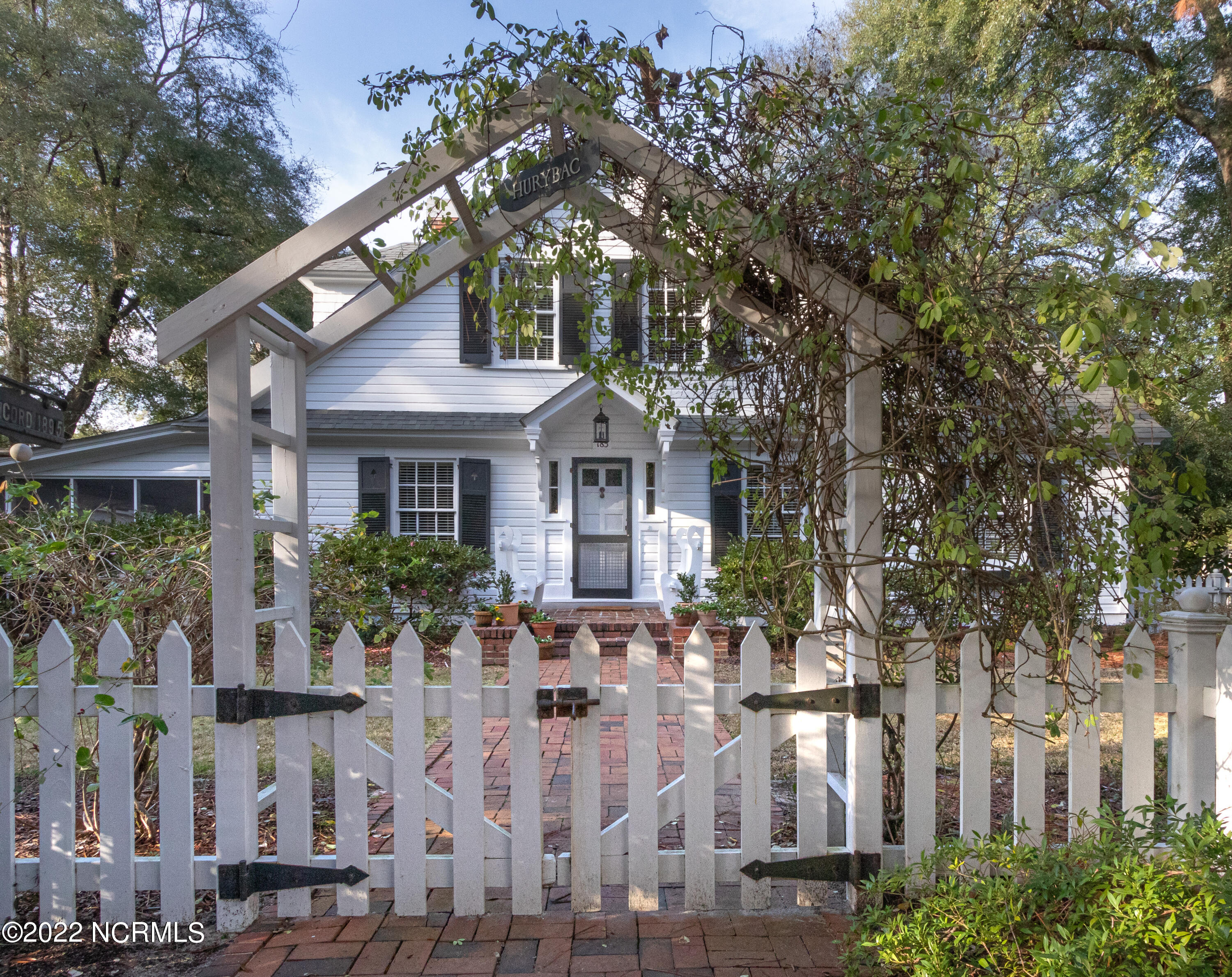 185 Cherokee Road Pinehurst, NC 28374 - Photo 2 of 44 IMG_9850