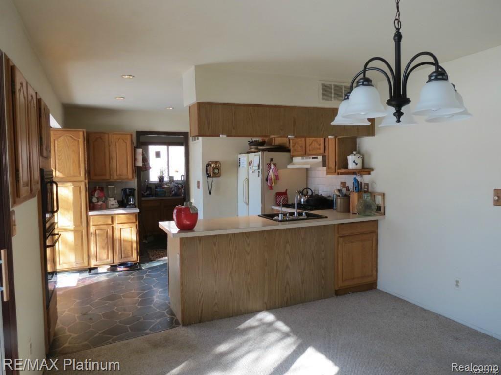 9948 Kress Road Pinckney, MI 48169 - Photo 5 of 22